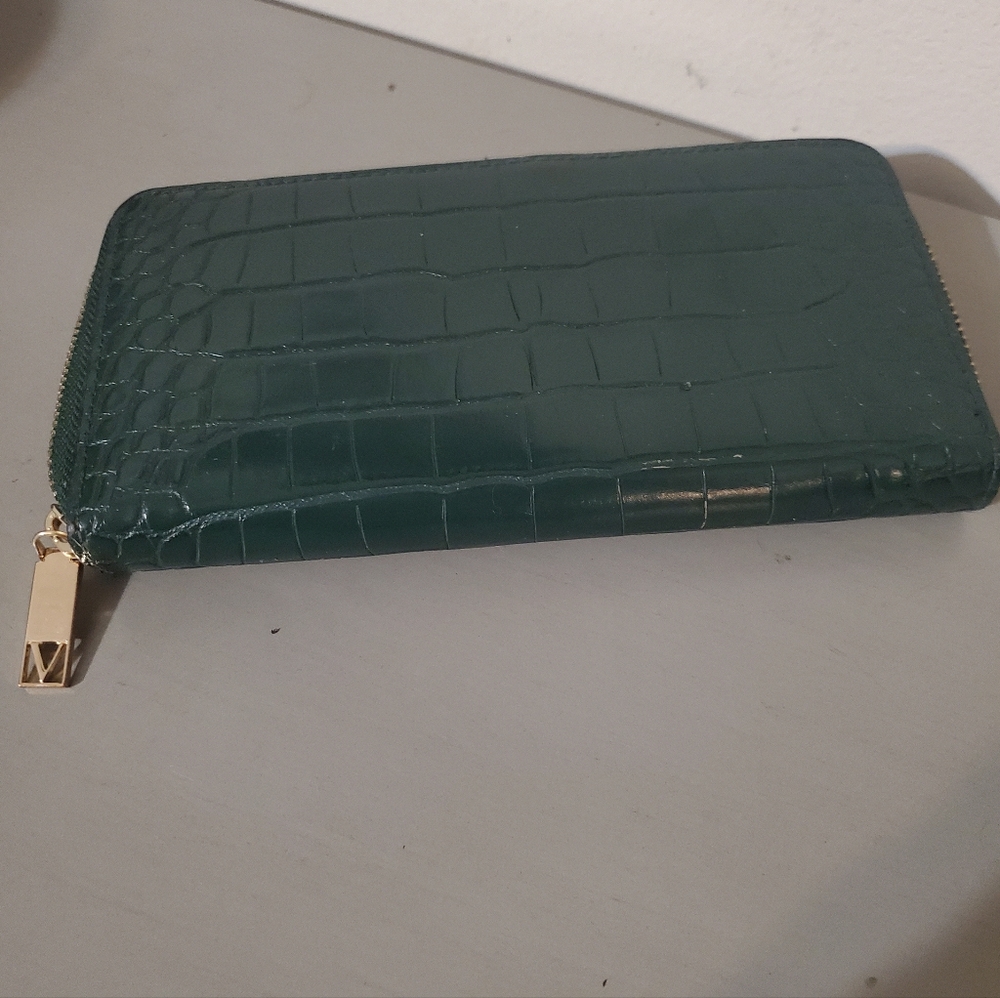 Victoria's Secret continental wallet Emerald Croc - Picture 3 of 3